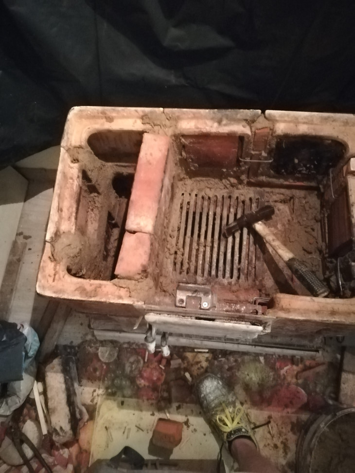 Reconstruire sobă de teracotă
